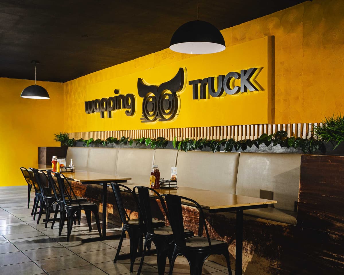 Wapping Truck restaurante interior